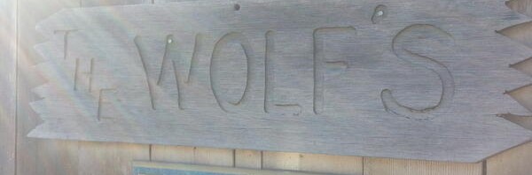 THE WOLF’S [sic] http://t.co/6c95Q6JA2u