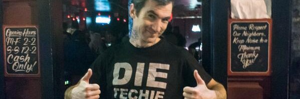 RT @tomforemski: The bouncer at Molotovs in SF whe…