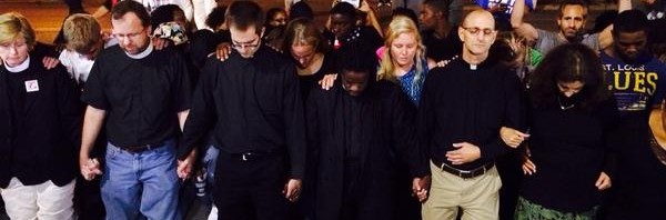 RT @sarasidnerCNN: #Ferguson, Missouri right now:…