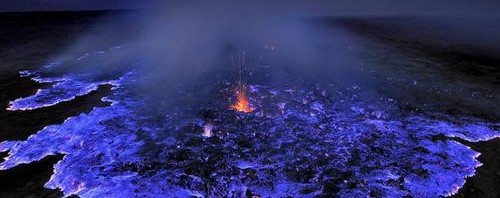 RT @sofiabiologista: Neon blue lava pours from Ind…