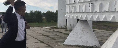 RT @_youhadonejob: Champagne bottle fail. http://t…