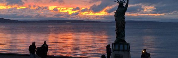 Alki beach at sunset. This is an amazing town. htt…