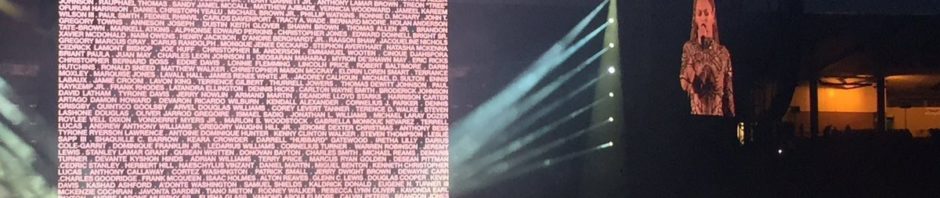 RT @Nettaaaaaaaa: Beyoncé paused her show for a mo…