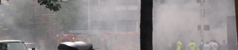 Fire department arrives. Smoke is nasty. https://t…